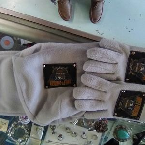 Harley Davidson scarf, beanie and gloves